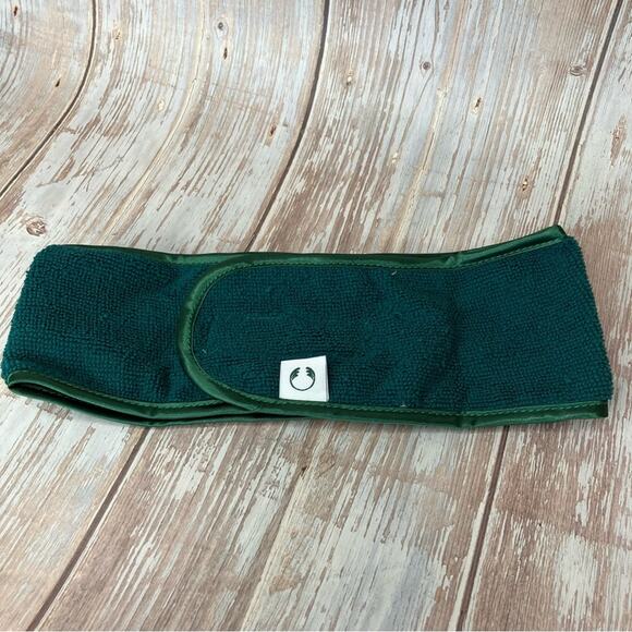 3/$15 NEW The Body Shop Branded Velcro Microfiber Headband - Picture 1 of 3